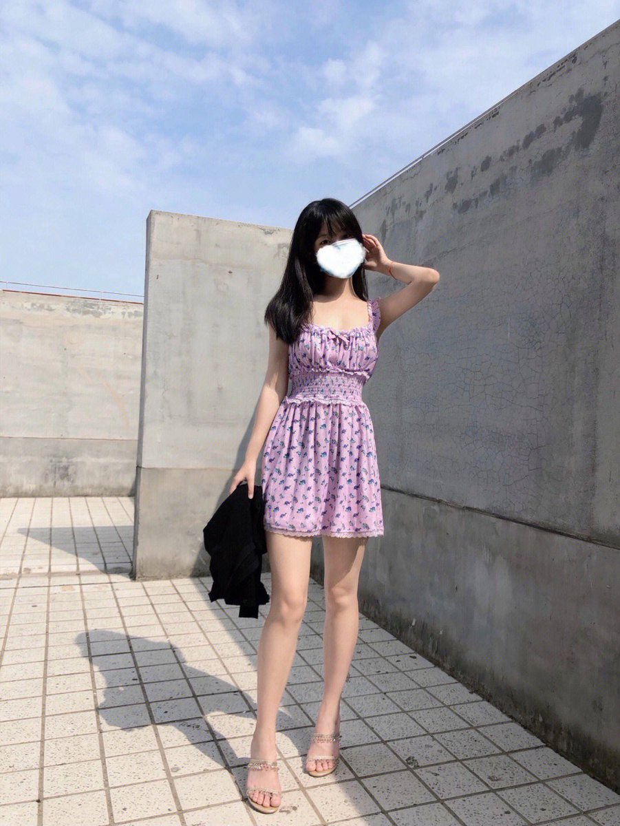 Ao7Cl's tweet photo. 天台悄悄营业的小姐姐一枚吖~夏天穿裙子啦~~
#成都 https://t.co/0ajvq0B5Ua