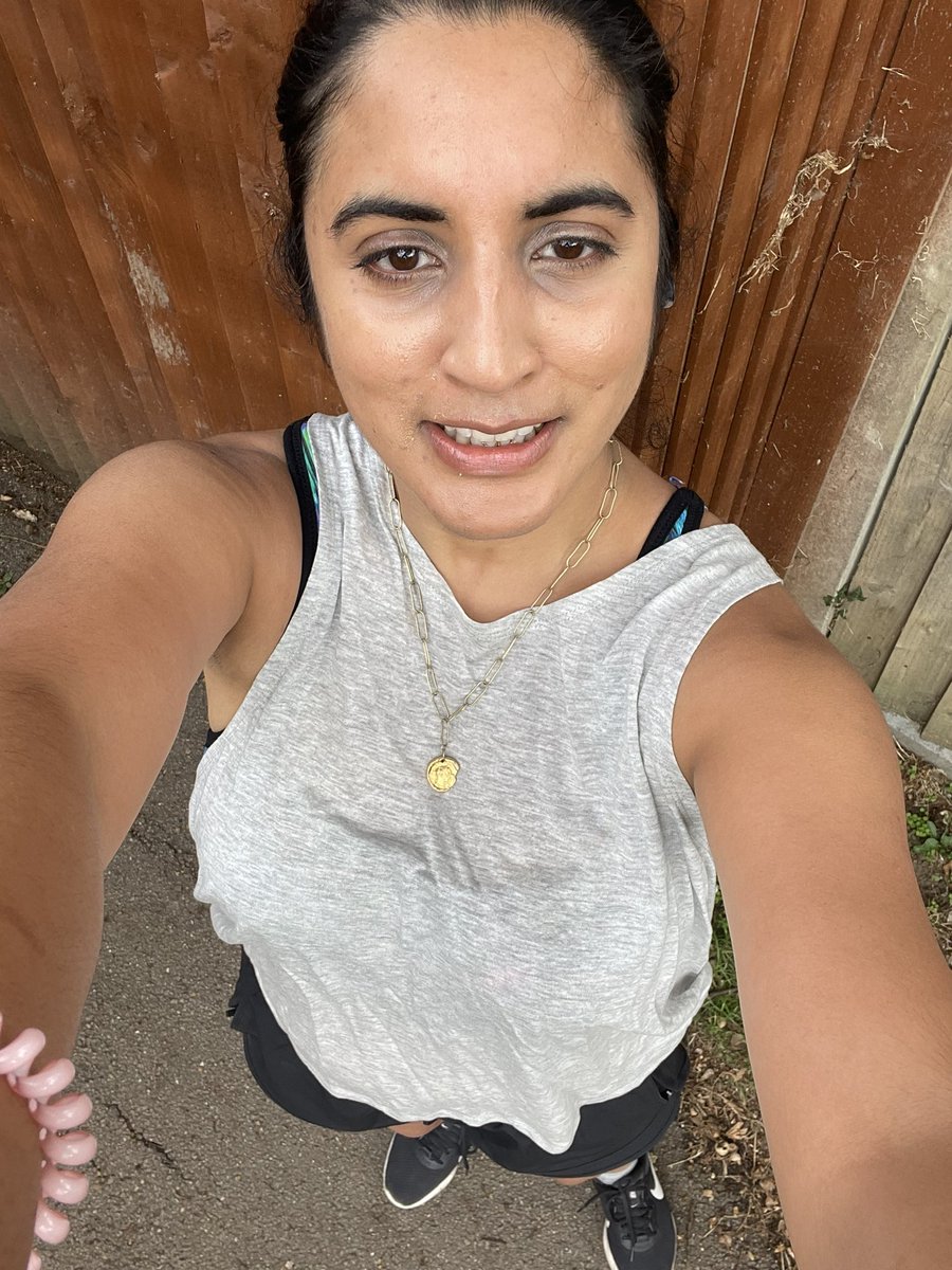 shahvmira's tweet photo. Just did my first comeback run! Post covid, post asthma attack, post writing deadlines, post stalker. Only managed 20 minutes but feeling great! 

This is your reminder that you can do it too ❤️ #comebackrun https://t.co/DvgIpy9wUb