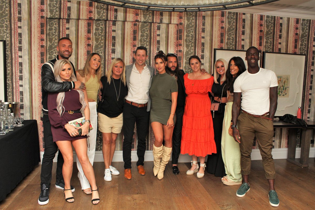 jadejonestkd's tweet photo. We swapped the combats 🍃 for the chic and our water for wine🍷 for last night’s @SAS_WDW premier 🍿 

Great to be reunited with the crew, can’t wait for next weeks episode! #SASWhoDaresWins https://t.co/nq6Yo0dHYf