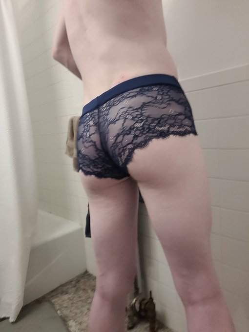 3 pic. More lace~ https://t.co/iFCrIbEWet