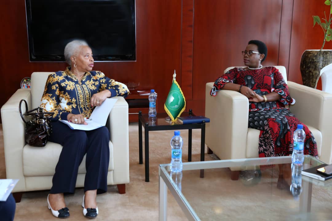 mnsanzabaganwa's tweet photo. 2/2: We agreed to collaborate on establishing women in the economy, to entrench accountability on the AU Women’s Decade #WYFEI2030 at national and regional (RECs) levels. https://t.co/bKhsLCcs1k