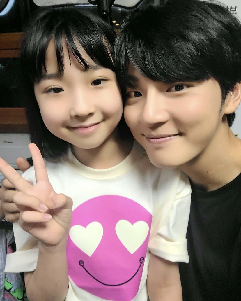 ArabYoonSiyoon's tweet photo. ٥ سبتمبر ٢٠٢٢ | تحديث

انستقرام الممثلة الطفلة كيم هيوكيونغ مع يون شي يون من حفل اختتام تصوير دراما It's Beautiful Now ✨ https://t.co/nLmtxV4g1d