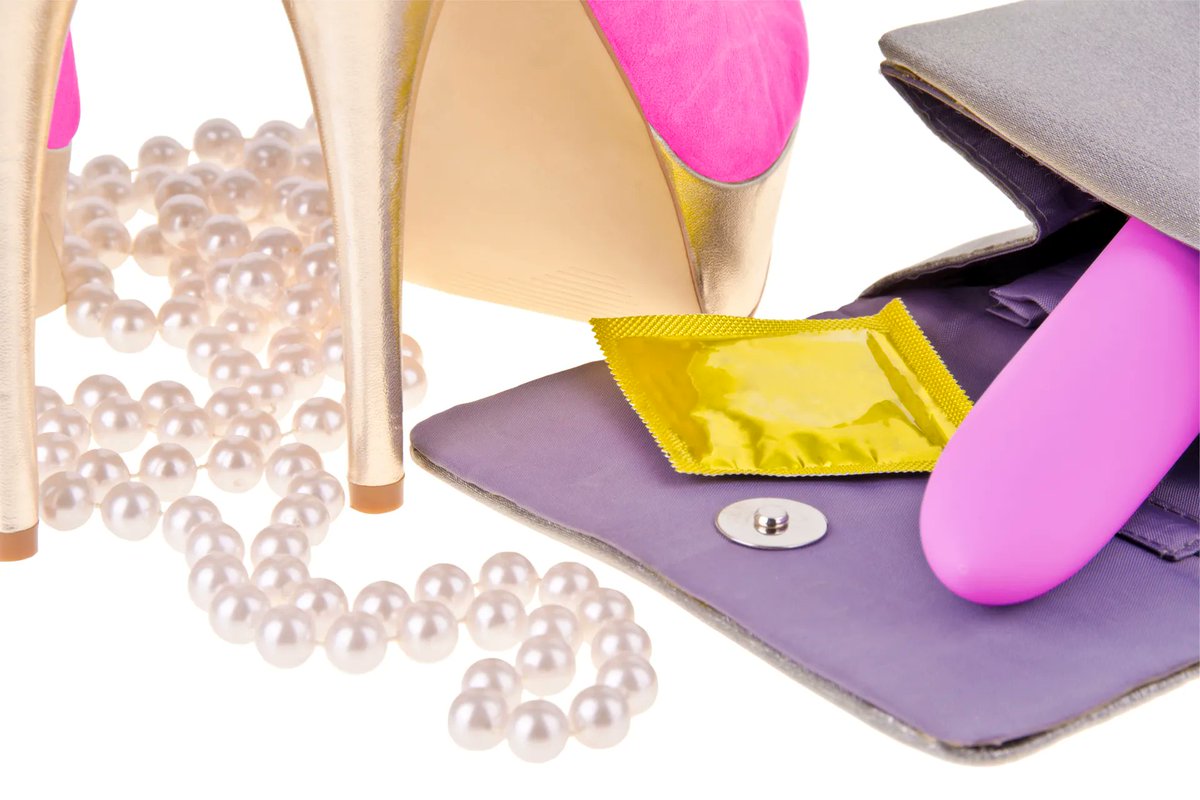 SwingTowns's tweet photo. 9 Things Everyone Should Carry in Their Go Bag https://t.co/JfznlS8RRX #fun #gobag #onenightstands #pleasure #responsibilities #sex #sleepovers #togobag #vibrators #weekendgetaway https://t.co/Idq6jPPUy6