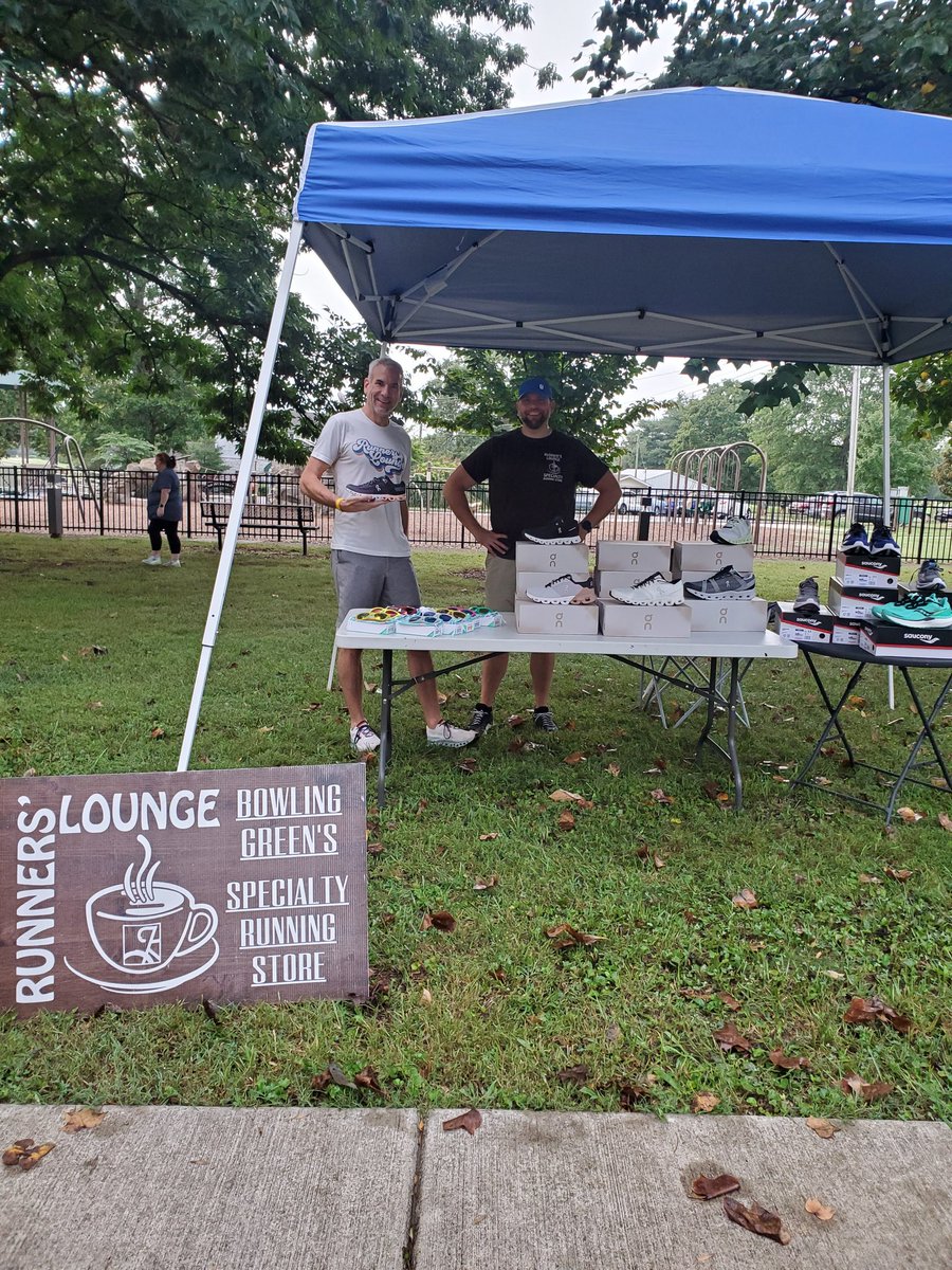 Bg262's tweet photo. 🌟🎉RACE DAY IS THE BEST DAY 🎉🌟
Run for Sight 5k at Covington Woods Park. Good luck runners!!!
@BGRunforSight
@BGNoonLions
@pfolker
#bg262 #5k #runlocal #localmatters #runforacause #bgky #bestofbgky #labordayweekend #holidayweekend #runforsight #kidsrun https://t.co/9nAAF5LyDk