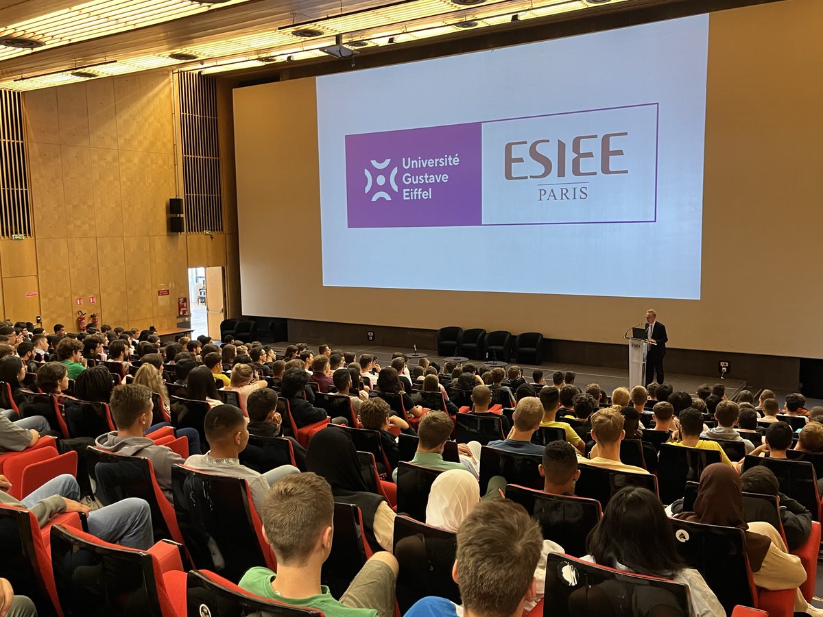 ESIEEPARIS's tweet image. [Rentrée 2022] Bienvenue aux élèves qui intègrent le premier cycle à @ESIEEPARIS  ainsi que les élèves du programme Bachelor ! Bonne rentrée à tous ! 
#formation #ingenieur #premiercycle #bachelor #rentree2022 #esiee #esieeparis #universitegustaveeiffel