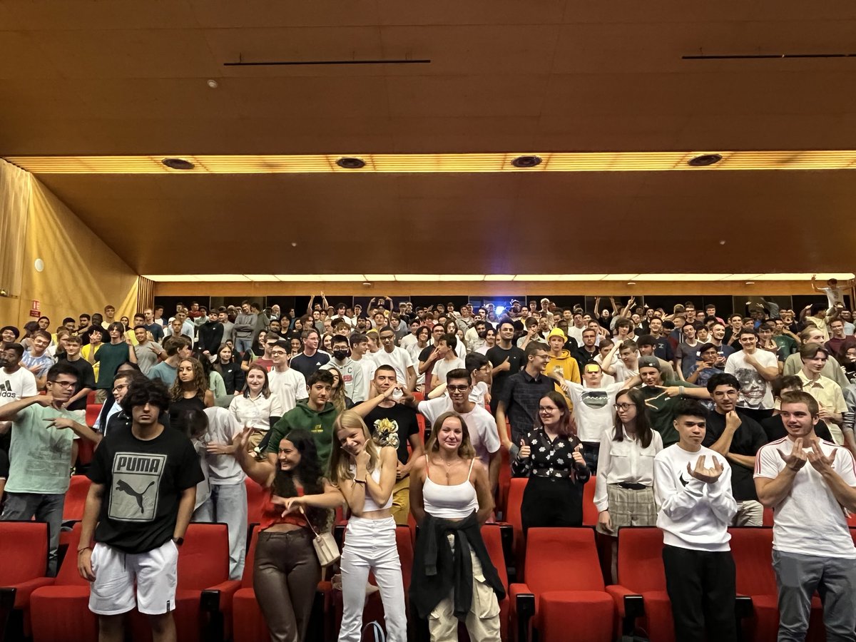 ESIEEPARIS's tweet image. [Rentrée 2022] Bienvenue aux élèves qui intègrent le premier cycle à @ESIEEPARIS  ainsi que les élèves du programme Bachelor ! Bonne rentrée à tous ! 
#formation #ingenieur #premiercycle #bachelor #rentree2022 #esiee #esieeparis #universitegustaveeiffel