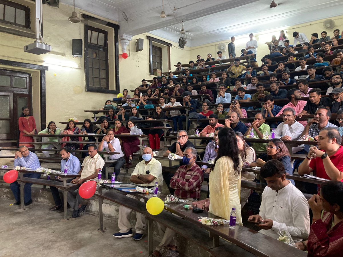 bhu_Ekagra's tweet photo. Teachers' Day celebrations at Department of BOTANY, ZOOLOGY &amp; CHEMISTRY, Institute of Science, BHU.
@bhupro @DeanScienceBHU @ProfAnilKumarT1 @AmiyaKSamal @akhil28m @amareshsingh86 @Sameer_1809 @akkharwar26 @gyanc7 @Richa__arya @Gauravkpandey @snpandey2011 https://t.co/zbqw0l94FX