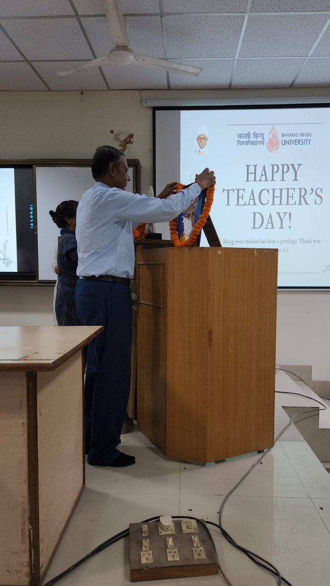 bhu_Ekagra's tweet photo. Teachers' Day celebrations at Department of BOTANY, ZOOLOGY &amp; CHEMISTRY, Institute of Science, BHU.
@bhupro @DeanScienceBHU @ProfAnilKumarT1 @AmiyaKSamal @akhil28m @amareshsingh86 @Sameer_1809 @akkharwar26 @gyanc7 @Richa__arya @Gauravkpandey @snpandey2011 https://t.co/zbqw0l94FX