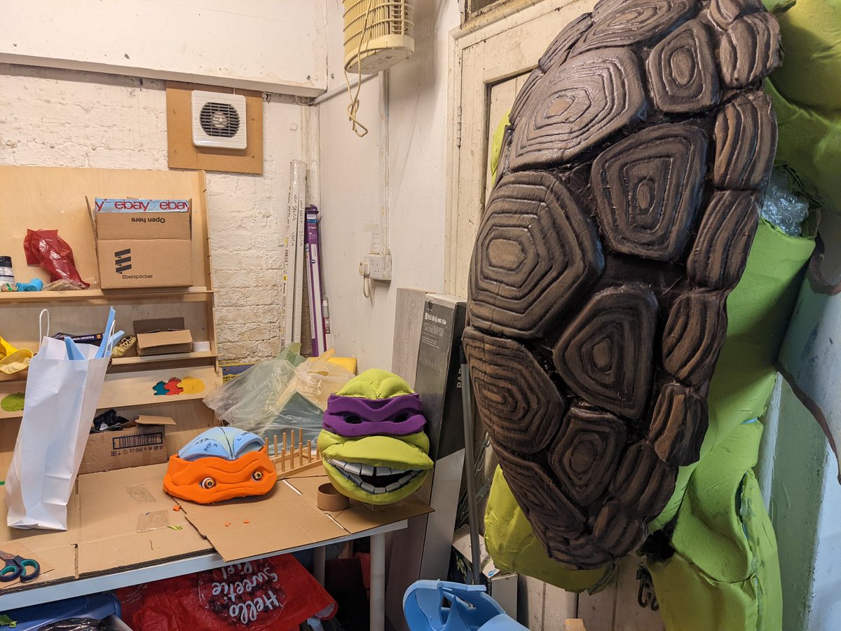 MJenner35's tweet photo. #SaveRiseoftheTMNT and also @paramountplus give us seasons 2 and 3 in the UK. Here's a picture of my work shop to show this is serious business. #TMNT #TMNTFanart #TMNTCowabungaCollection https://t.co/okMKtXPRSQ