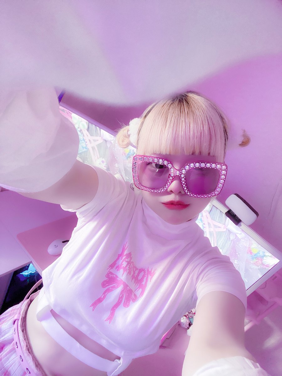 Rvn4q's tweet photo. 𝑃𝐼𝑁𝐾 𝐺𝐼𝑅𝐿 ♡ https://t.co/l0DlPOj3GR