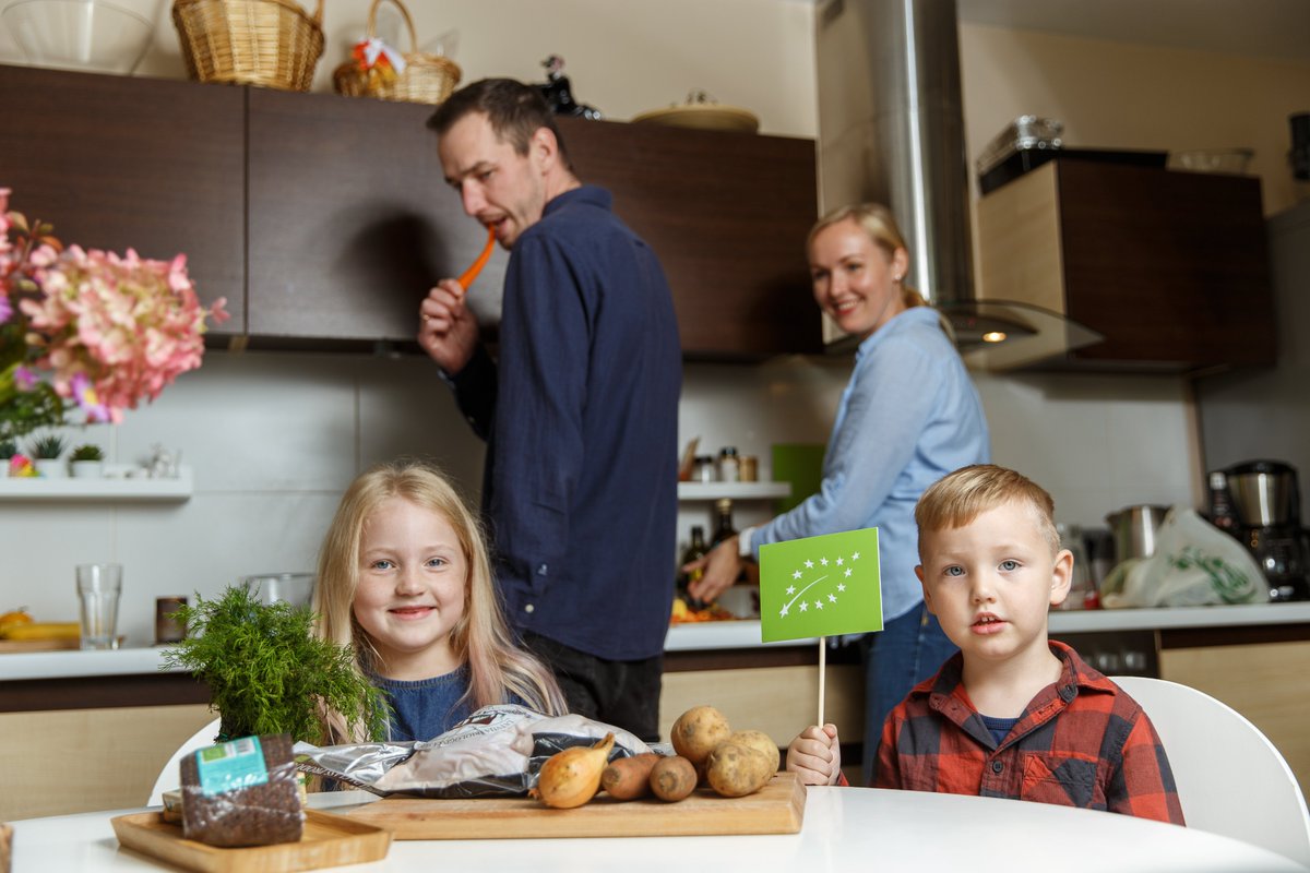 1️⃣0️⃣ dienas BioLoģiski!  Aicinām pieteikties SEPTEMBRA BIO- IZAICINĀJUMAM! Plašāka informācija: biologiski.lv/zinas/10-diena…