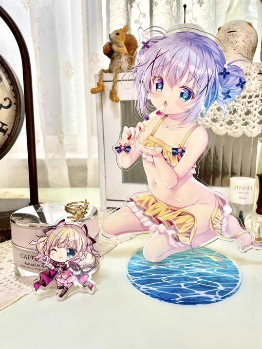 🍯蜂蜜少女のこみトレ40新作情報②🍑

こみトレで紐が危ないうっかりチノちゃんのBIGアクスタを出します🍦全長20cm+台座分のビックサイズ!存在感バツグンです。3枚目の比較対象ラパンちゃアクキーは6㎝×6㎝なので大きさがお分かりいただけるかと…! 