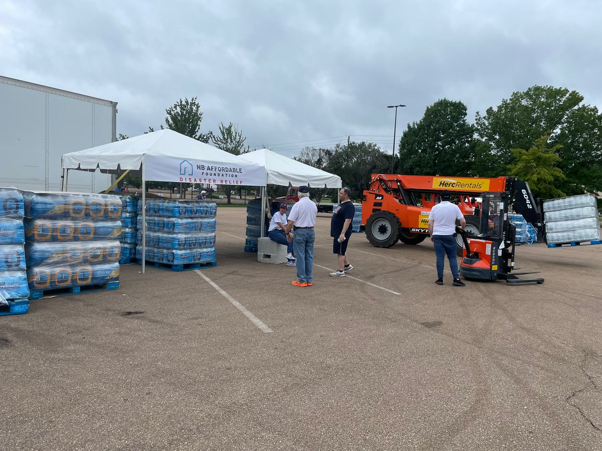 NB_Affordable's tweet photo. NB Affordable foundation on the ground in Jackson Mississippi supplying hundreds of thousands of bottles of water to combat the water crisis
Happening now Jackson medical mall, 
#combatingjacksonwatercrisis
#jacksonwatercrisis 
#jacksonmswatercrisis https://t.co/QIZVnA0YdM