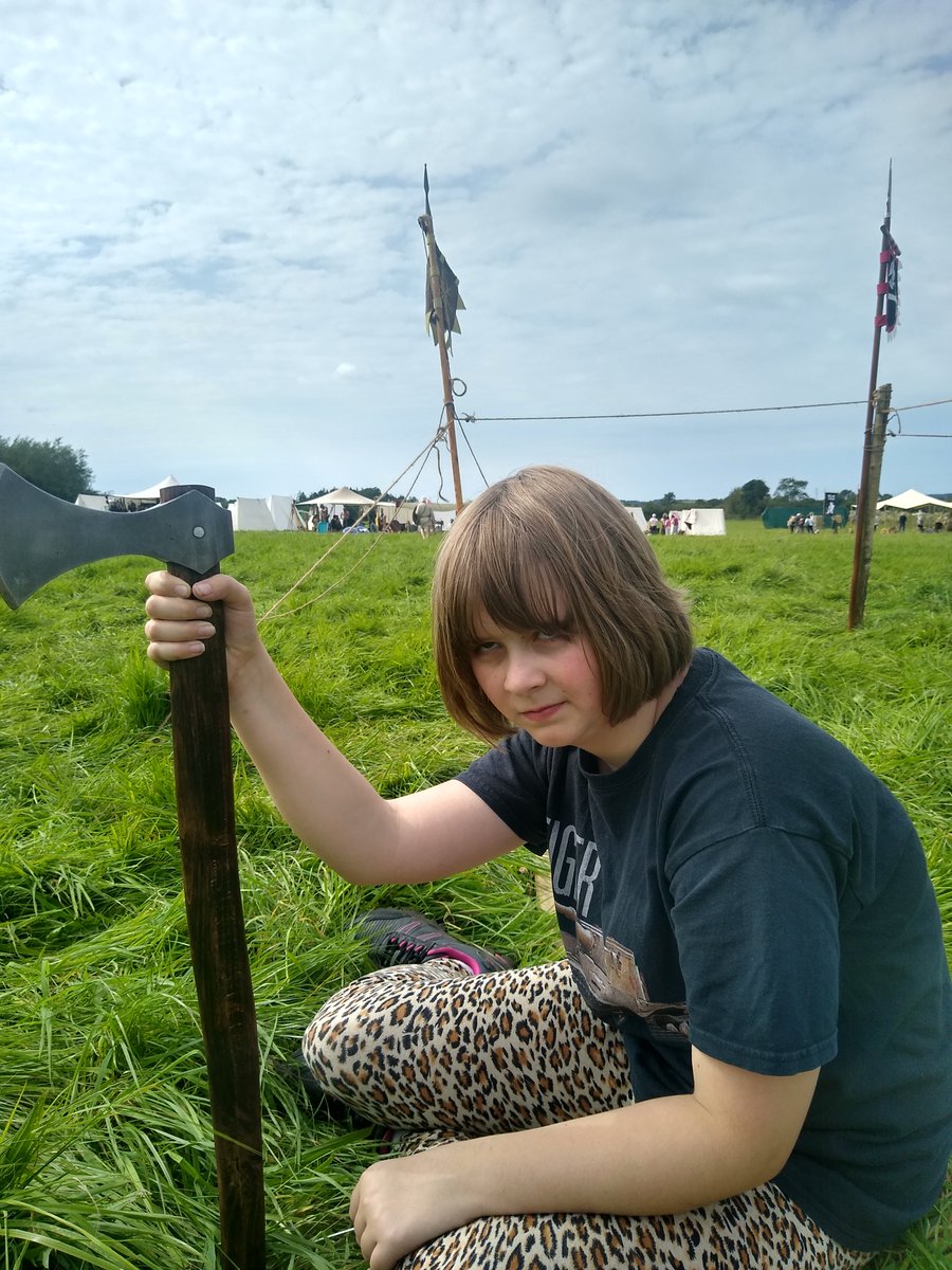metanutter's tweet photo. Right flank of the shieldwall. #Whenthetalkingstops #walkthewalk
#bigaxe https://t.co/M8dj0cEbJg