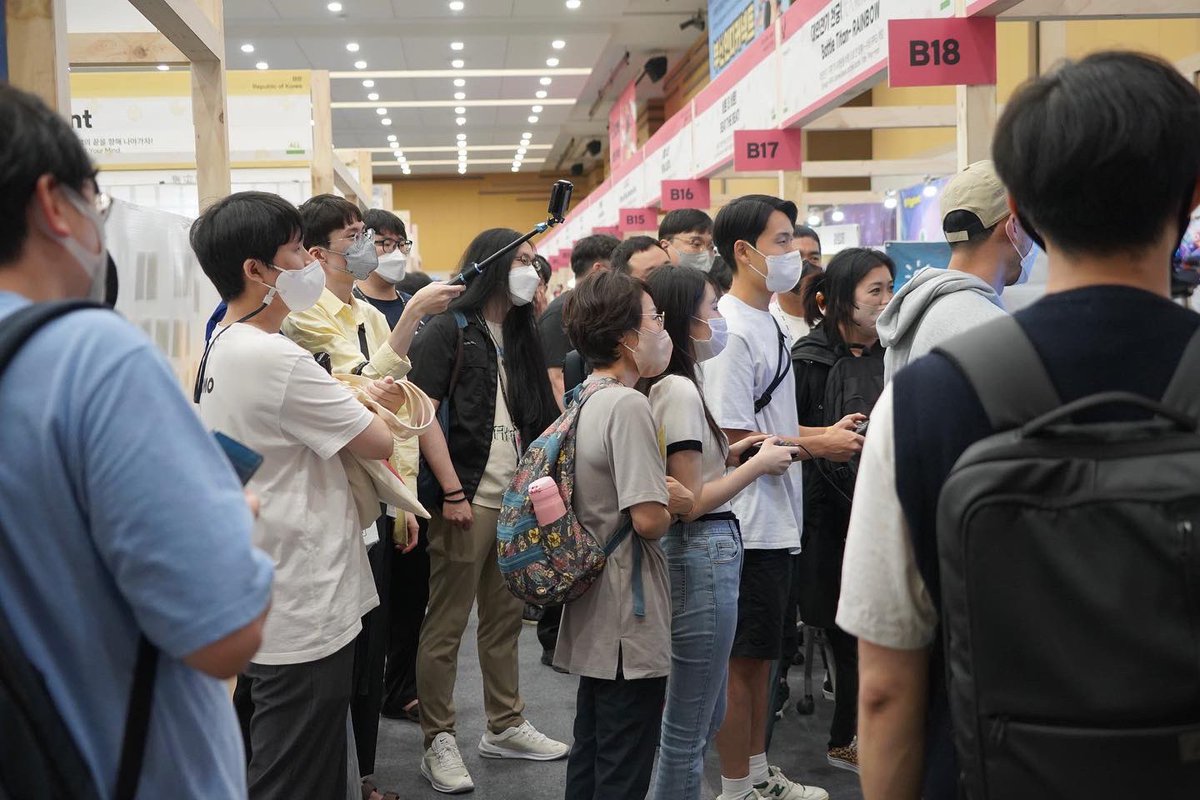 BIC_Festival's tweet photo. 【#BIC_News】 𝗕𝗜𝗖 𝟮𝟬𝟮𝟮 𝗢𝗳𝗳𝗹𝗶𝗻𝗲 𝗙𝗲𝘀𝘁𝗶𝘃𝗮𝗹 𝗘𝗻𝗱𝘀!

23개국 162개의 인디게임 작품, 그리고 약 1만 6천여명의 오프라인 참관객과 함께한 영광의 4일!

열띤 전시를 운영해주신 스폰서 및 개발자분들과 BIC 2022를 찾아주신 게이머분들께 진심으로 감사드립니다. 🙌✨ https://t.co/Yg7oa0KLjz