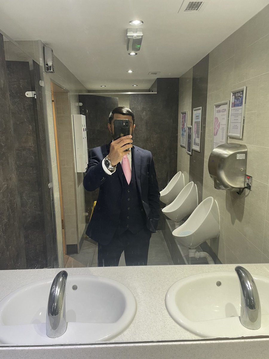 Toilet selfie 😎😂