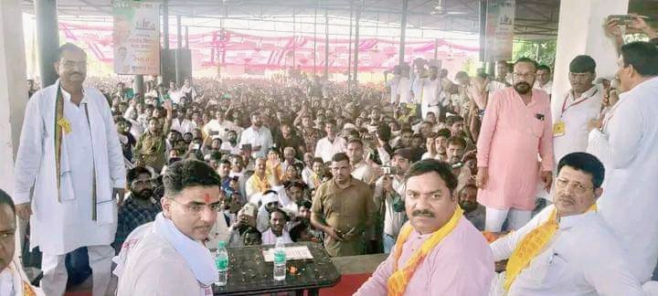 AapkaMurarilal's tweet photo. आज ग्राम निहालपुरा-अचलपुरा, सिकराय में लोकदेवता बाबा रामदेव जी के विशाल मेले में पूर्व उपमुख्यमंत्री श्री @SachinPilot जी के साथ शिरकत कर उपस्थित विशाल जनसमूह को संबोधित किया। https://t.co/tivTaS47Qe