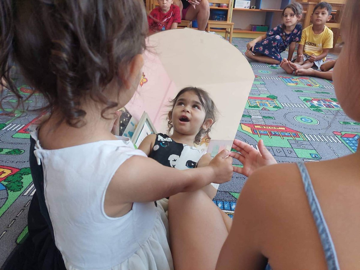KosovaBethany's tweet photo. SECILI FËMIJË KA TË DREJT TË ARSIMOHET!
Edukimi është lëvizja nga errësira në dritë....
Fillim të mbarë për të gjithë fëmijët🎒👩‍🏫🏫📖✏️📝
@UNICEFKosovo https://t.co/ShUaBNkhRf
