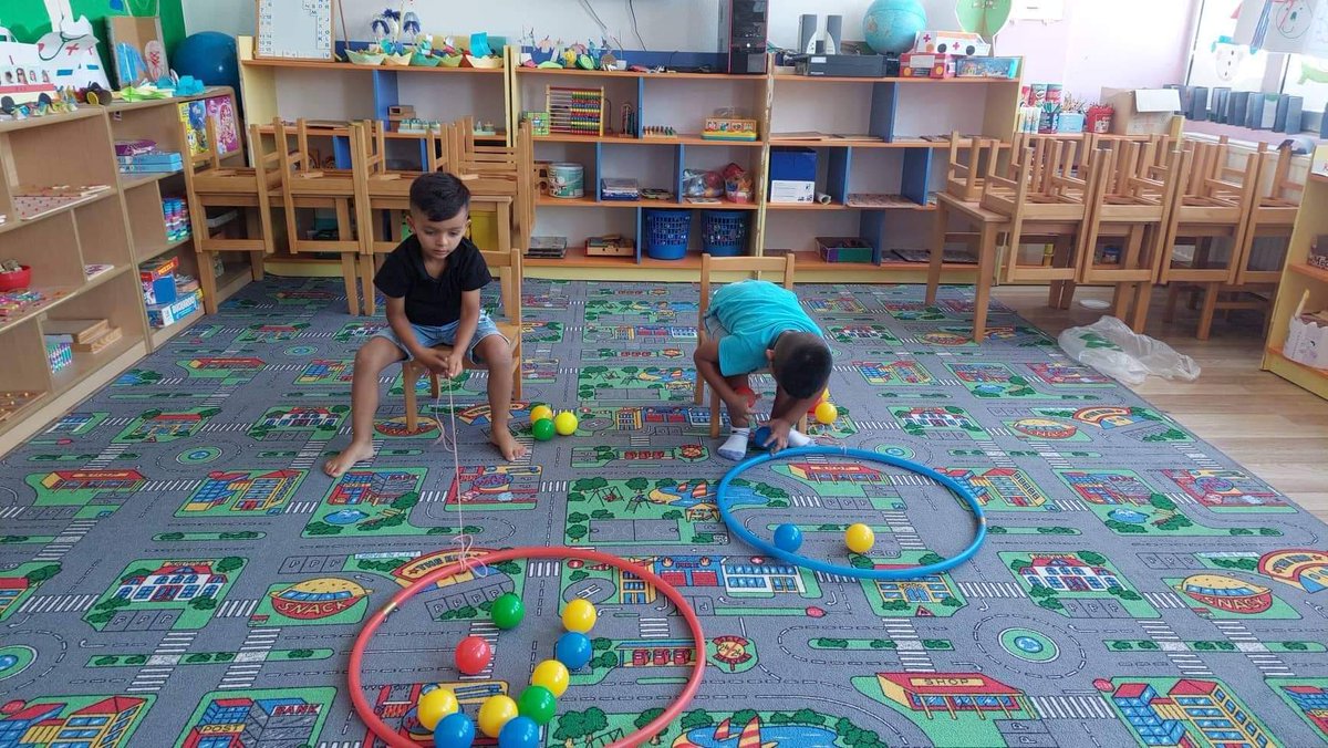 KosovaBethany's tweet photo. SECILI FËMIJË KA TË DREJT TË ARSIMOHET!
Edukimi është lëvizja nga errësira në dritë....
Fillim të mbarë për të gjithë fëmijët🎒👩‍🏫🏫📖✏️📝
@UNICEFKosovo https://t.co/ShUaBNkhRf