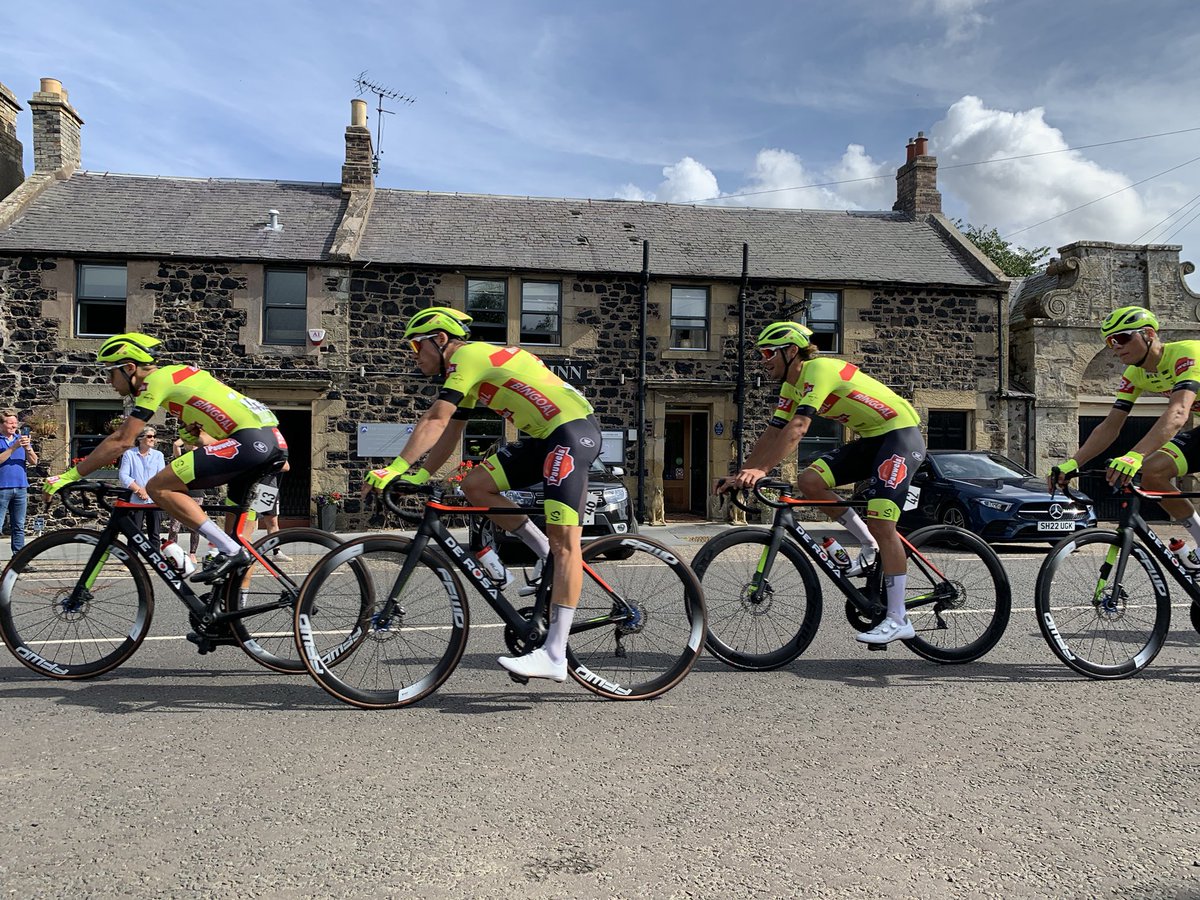 AllantonInn's tweet photo. Wonderful to see @TourofBritain spend the day in the beautiful rolling Scottish Borders 🏴󠁧󠁢󠁳󠁣󠁴󠁿, a perfect part of the country for cycling showcased fantastically today! 
Exciting watching them whizz by our door @AllantonInn this afternoon too 🚴🏽
#cycling #scottishborders #cyclinglife https://t.co/jhHInjTUUm