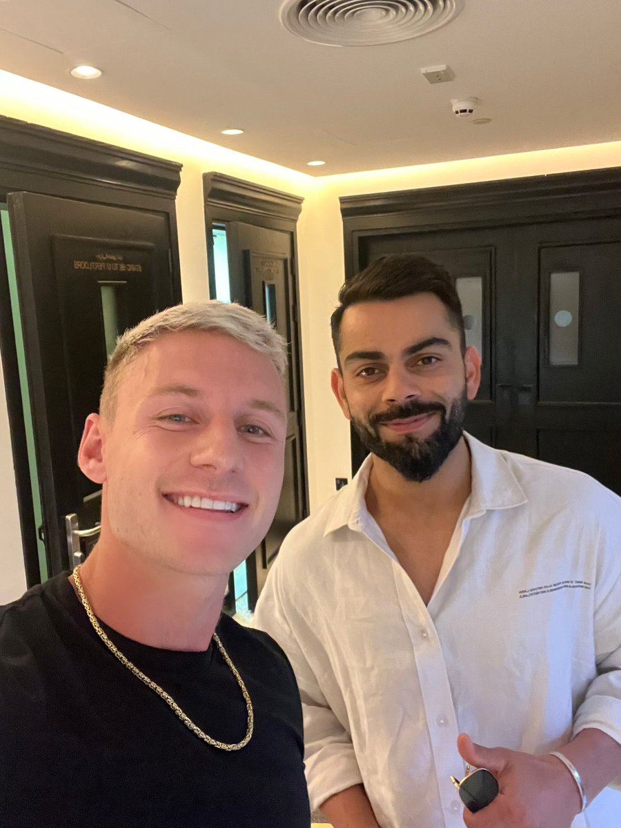 itsmaxwyatt's tweet image. Good to see @imVkohli today #legend #ViratKohli #INDvsPAK2022