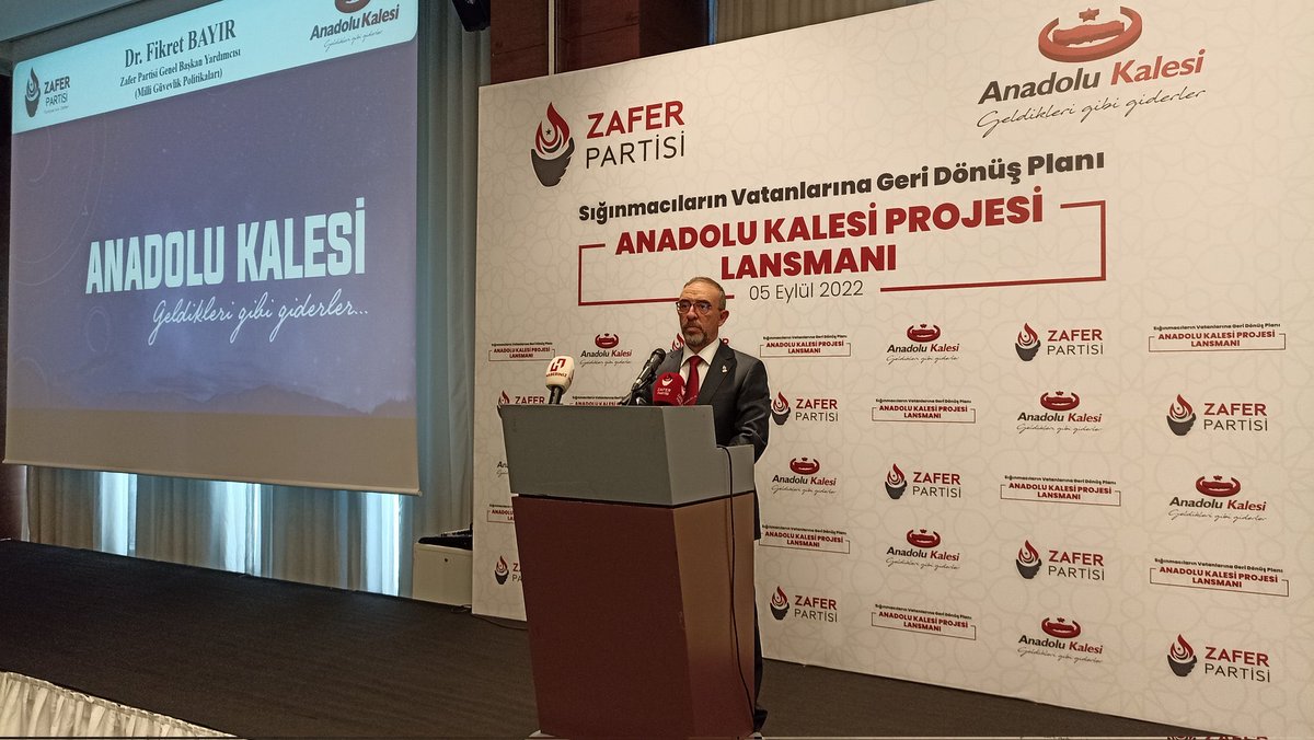 KaracasuHande's tweet photo. Zafer Partisi'nin "Sığınmacıların Vatanına Geri Dönüş Planı: Anadolu Kalesi Projesi" şu adımları içeriyor:

📌 Cumhurbaşkanlığı'na bağlı Yabancı İşlemleri Yüksek Kurulu oluşturulacak. 
📌 İçişleri Bakanlığı'na bağlı operasyon merkezi kurularak 7/24 faaliyet gösterecek. https://t.co/HynHNQnyUs