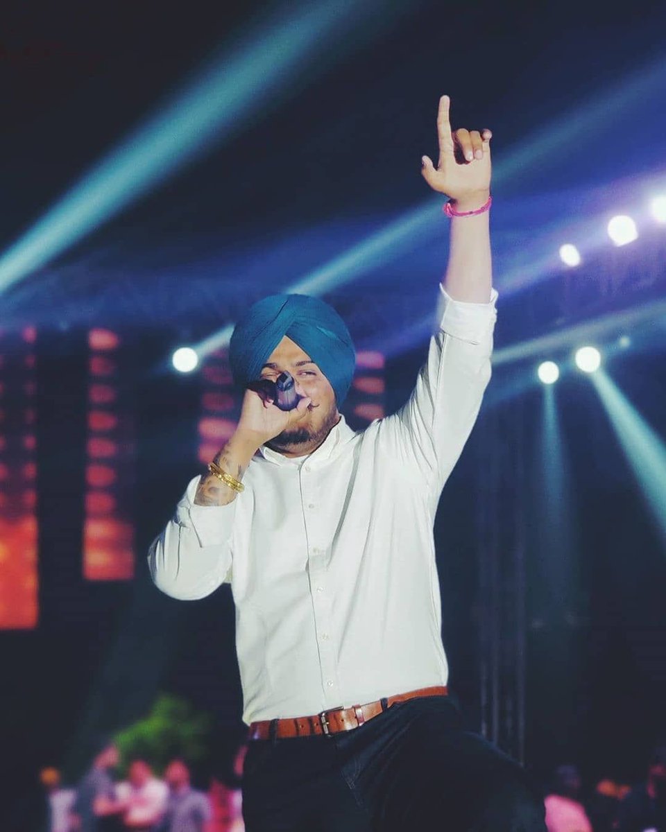 pragatisingh295's tweet photo. His turban was his crown
His pain was his sword
In 5 years, he wrote legacy for a lifetime
That's how he became lord.
.
#ZSecurity4MoosewalaFamily
#JusticeForSidhuMooseWala
.
@iSidhuMooseWala https://t.co/mtTG0JL7it