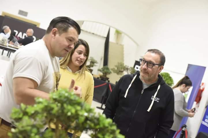 munimalvinas's tweet photo. 💚🌱 ¡Más de 1.800 vecinos visitaron nuestra #ExpoBonsai! En #Malvinas celebramos la #SemanaDelArbol y seguimos construyendo juntos un distrito cada vez más sostenible.

📸 Casa Cultura y Arte, Predio Municipal.

#MalvinasSostenible
#ElLugarQueElegimos https://t.co/fOhXIwJOpE