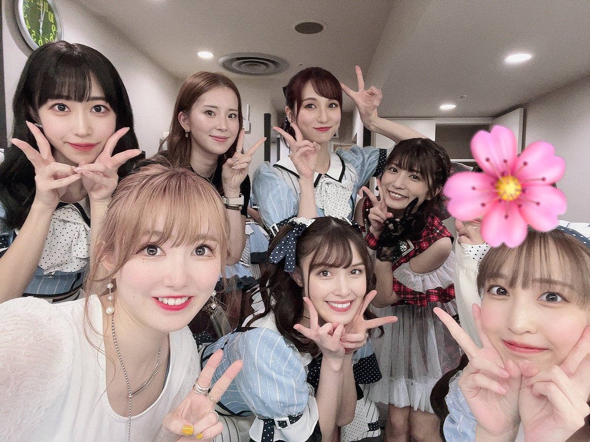 hm_kissa's tweet photo. 沢山の愛が溢れたのんのん卒業ライブ🌈感動したよぉおぉ😭💗

何より楽しそうに笑顔いっぱいで
ステージに立ってるのんのんを見れて
嬉しかった.˚⊹ ⁺‧( *´꒳`*)‧⁺ ⊹˚.

改めて、のんのん卒業おめでとう🌺❤️
のんのんとアイカレで出逢って一緒に活動できた事、最高の思い出だよ✌️ https://t.co/SokeitYQQW