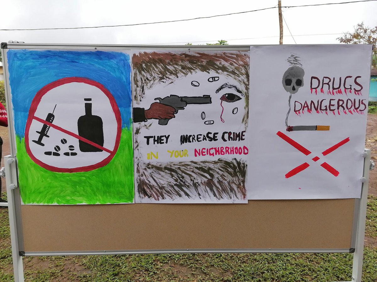 KarloffBatata's tweet photo. #Arts4Peace it was an opportunity to use my Skills in Painting to advocate against Drug #Abuse in Bokwai Community. This as Part of Activities to implement #streetdialogue project
@UNODC
@DefyhatenowWCA
@CEFTRAWESTNILE https://t.co/aX7ofzbF2x