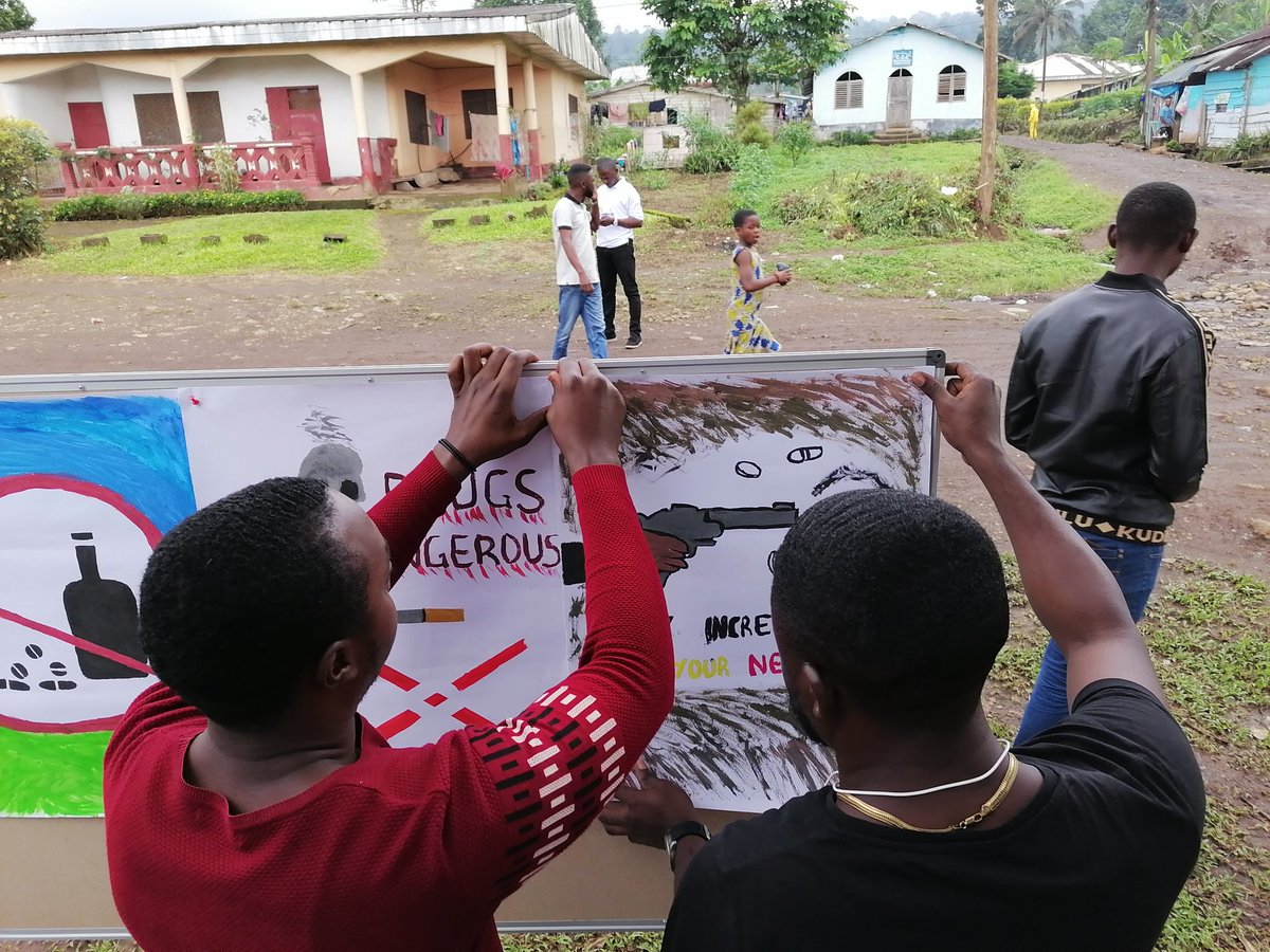 KarloffBatata's tweet photo. #Arts4Peace it was an opportunity to use my Skills in Painting to advocate against Drug #Abuse in Bokwai Community. This as Part of Activities to implement #streetdialogue project
@UNODC
@DefyhatenowWCA
@CEFTRAWESTNILE https://t.co/aX7ofzbF2x