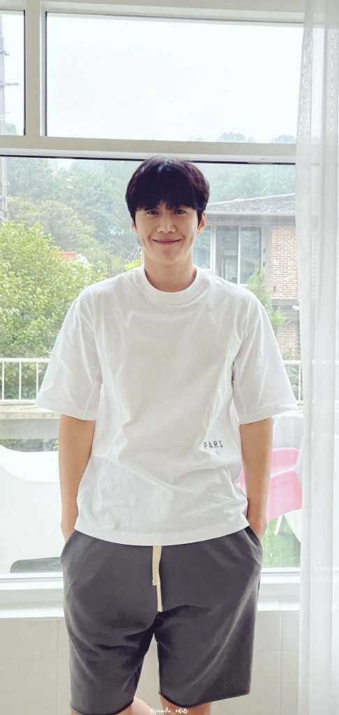 Tiny Seonho                     Bulky Seonho
2021                                  2022