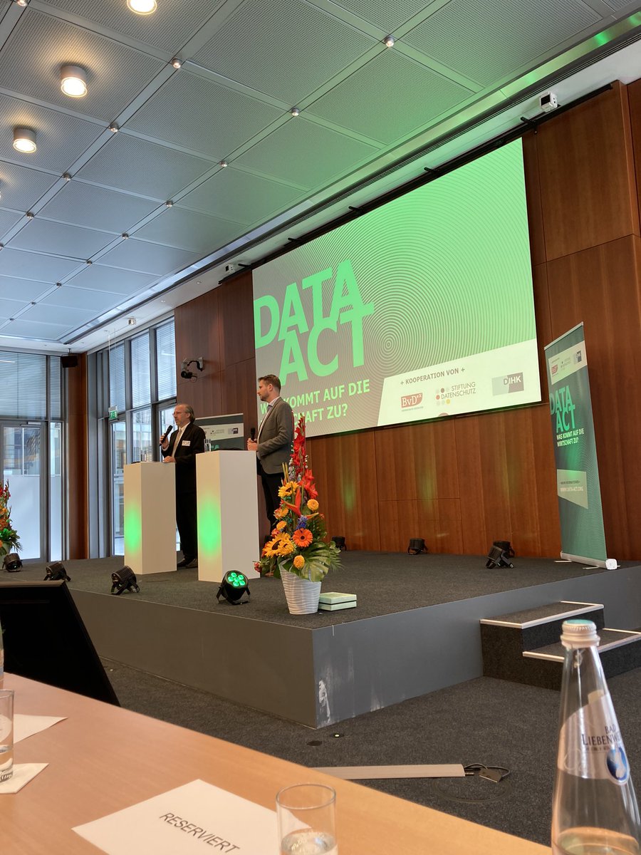 bvd_datenschutz's tweet photo. Zielkonflikte zwischen #DataAct und @DSGVO vermeiden und den Mittelstand nicht bürokratisch überfordern - das fordert #BvD-Vorstand Christoph Bausewein zur Begrüßung bei unserer Veranstaltung zum Data Act. https://t.co/PPaE4STb7o