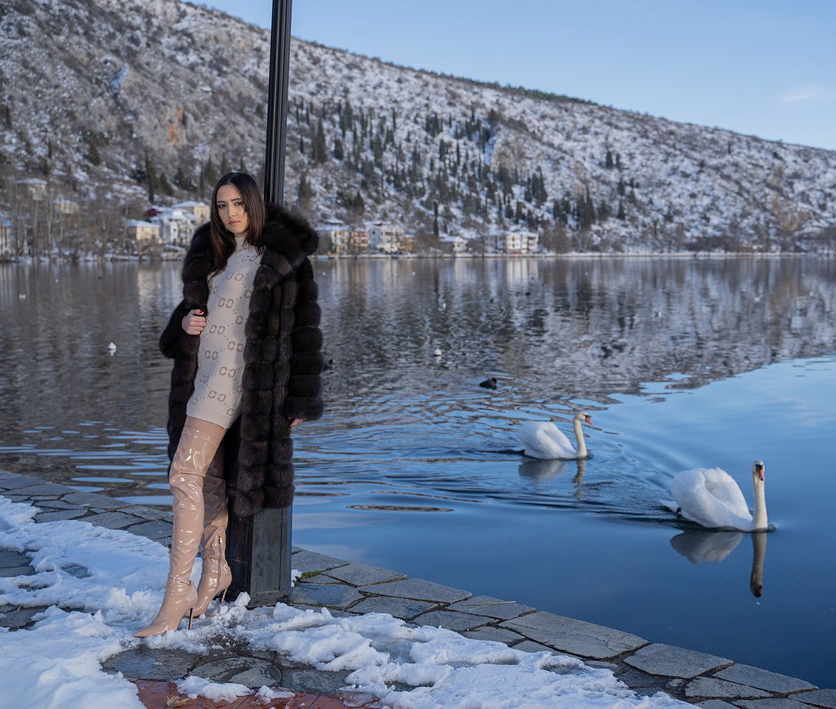 kastoriafurfair's tweet photo. DUE FRATELLI AW22 collection, is a mix of comfort and sophistication, We are delighted to welcome them to 7th Fur Shopping Festival, 12-14 October, Kastoria- Greece. https://t.co/B2C2HPtf2L pass #kastoria #furshoppingfestival #kastoriafurfair #sable #mink #foxfur #duefratelli https://t.co/TMZrMb2m76