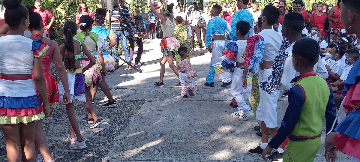 Continuidad del #CURSO ESCOLAR en nuestra linda Patria, y en la #ProvinciaGranma, entre más nos bloquean, más #RevoluciónSocialista y cubana #CubaQueLindaEsCuba#CubaPorLaPaz 
#CubaEsAmor