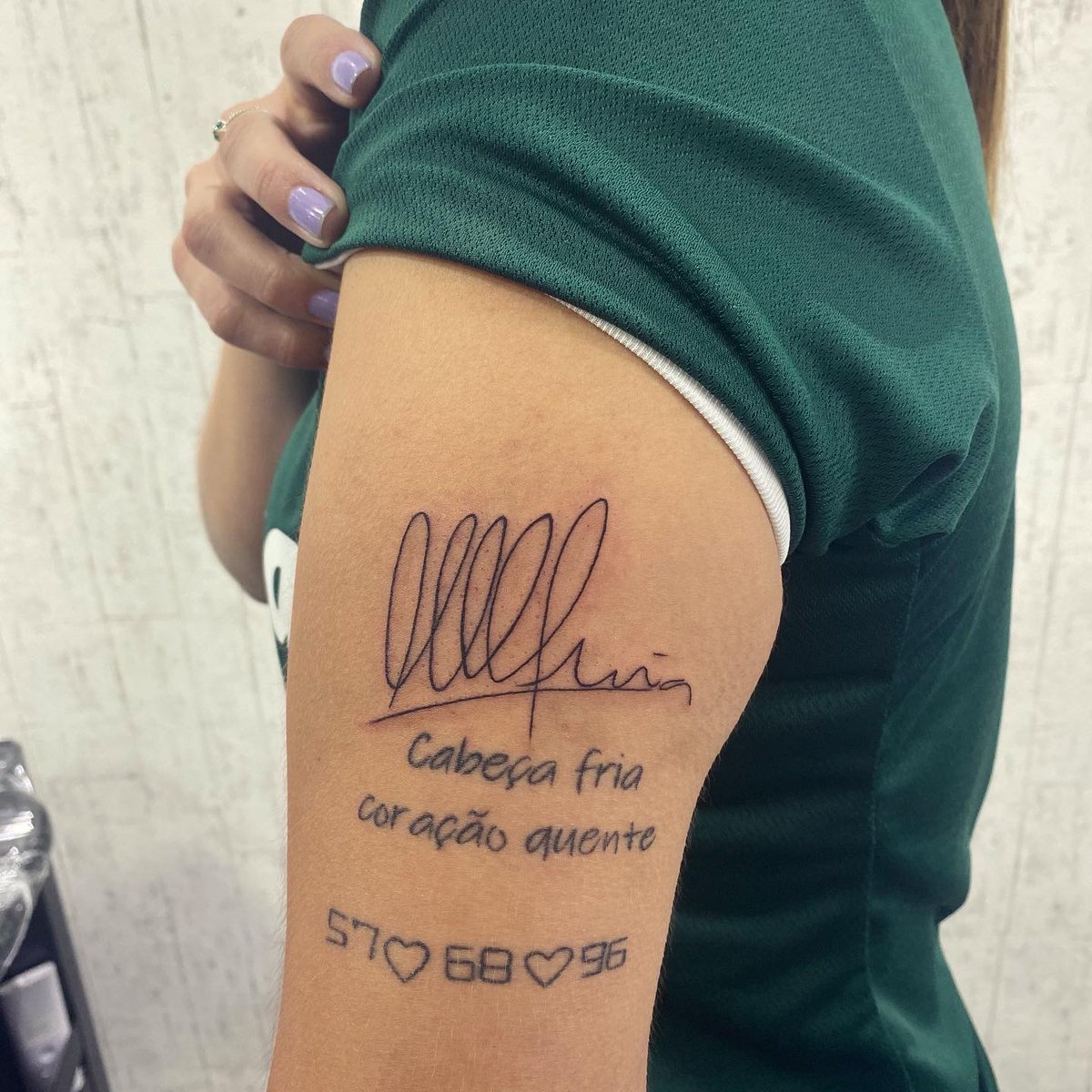 Palmeiras's tweet photo. 👉🐷👈

📷 carolmodolo_

#TattooPalmeiras https://t.co/TeHGGhjhMw