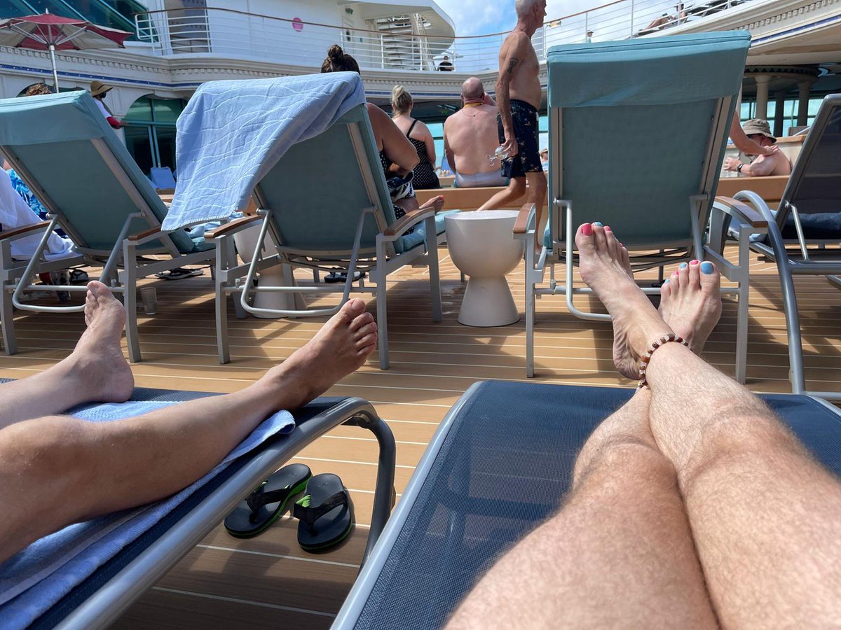 PSBowtieAgent's tweet photo. Take your pic! Onboard the Royal Caribbean Explorer of the Seas heading to the Southern Caribbean. 

Stephen Burchard | BHGdesertlifestyleproperties
Contact info: https://t.co/TruxyM6c8v
CalDRE #01320538
.
.
.
#stephenburchardrealestate #thedesertbowtierealtor #Betterhomes https://t.co/ty5yJvBKuG