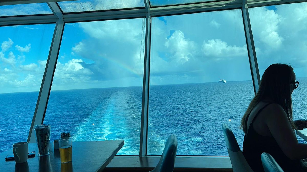 PSBowtieAgent's tweet photo. Take your pic! Onboard the Royal Caribbean Explorer of the Seas heading to the Southern Caribbean. 

Stephen Burchard | BHGdesertlifestyleproperties
Contact info: https://t.co/TruxyM6c8v
CalDRE #01320538
.
.
.
#stephenburchardrealestate #thedesertbowtierealtor #Betterhomes https://t.co/ty5yJvBKuG