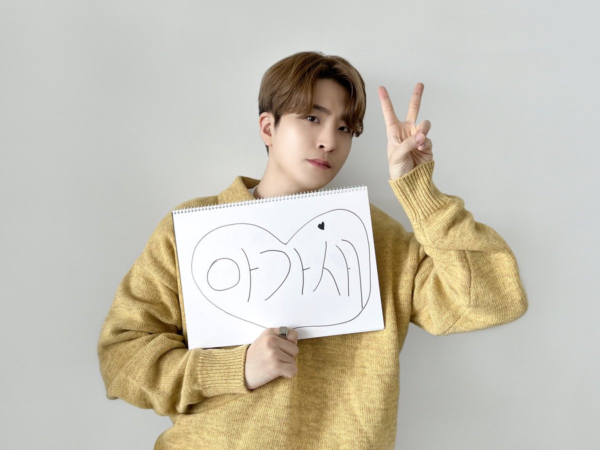 YOUNGJAExArs's tweet photo. [💌]
2022 YOUNGJAE’s BIRTHDAY PARTY🎈

아가새 💚

#영재 #YOUNGJAE
#YOUNGJAE_BIRTHDAY_PARTY https://t.co/c4VTew5r3c