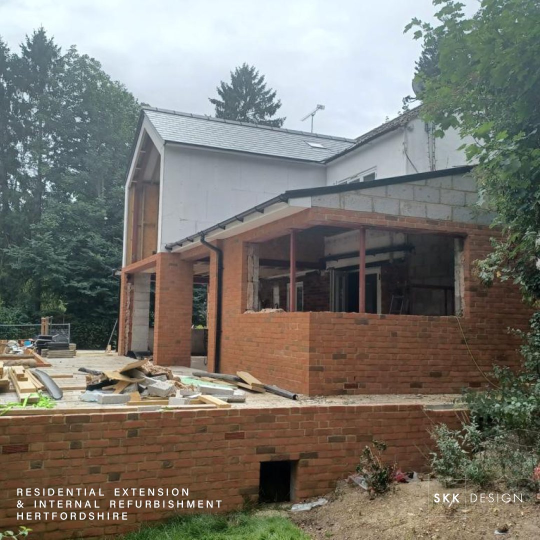 senkenkendesign's tweet photo. Work is underway on this exciting C18 residential extension and refurbishment in rural Hertfordshire. 

We can really see the architecture taking form! What are your thoughts?

#SKK #Design #architecture #interiors #hertfordshire #residential #refurbishment #development https://t.co/l72emOhe32