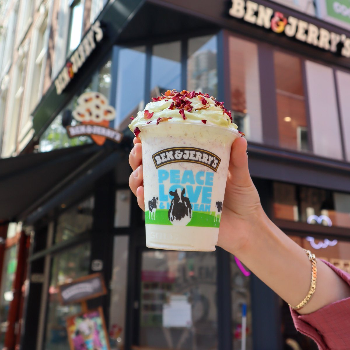 BenJerrysNL's tweet photo. Last week we launched our new Ice Cream Shake called ‘ Sweet Rose and Peace-taccios’, inspired by newcomer entrepreneurs from our entrepreneurship program. All proceeds will go to support newcomer business ideas! Try it now in our Scoop Shop in Rotterdam! https://t.co/mWghGyvw2u