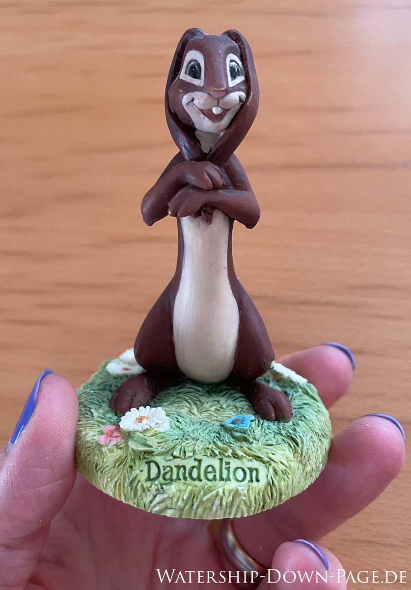 Thlayli_WDP's tweet photo. OMG, I was able to get another one of those #Enesco figures to the #WatershipDown Cartoon ๐ญ๐
Still miss few of them, but Iโm happy I could catch #Dandelion ๐ฅฐ
#WatershipDownCollection https://t.co/WTVLxOB71N
