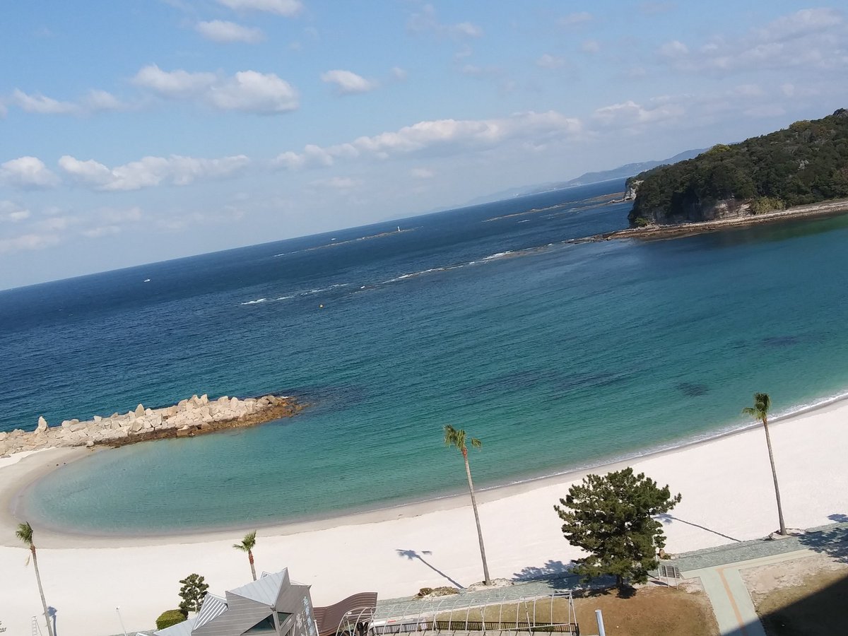 ssasse623's tweet photo. アルバム見てたらめっちゃ綺麗な写真が合った　旅行と遊びに行った時��撮った写真
白浜の写真が個人的に一番綺麗に撮れた　撮った場所はSANRAKUSOさんのホテルの9階の風呂場から　#旅行　#写真　#白浜　#SANRAKUSO 　#絶景 https://t.co/3IvOJMO4rN