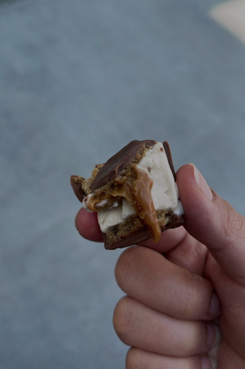 من جمال المنظر ما قدرنا نشارك صورة وحدة بس 🤤🍦
ريتويت و راح نسحب على ٥ أسماء حتى يجربو الايس كريم بايتس 😋
الوعد يوم الخميس 😉😏