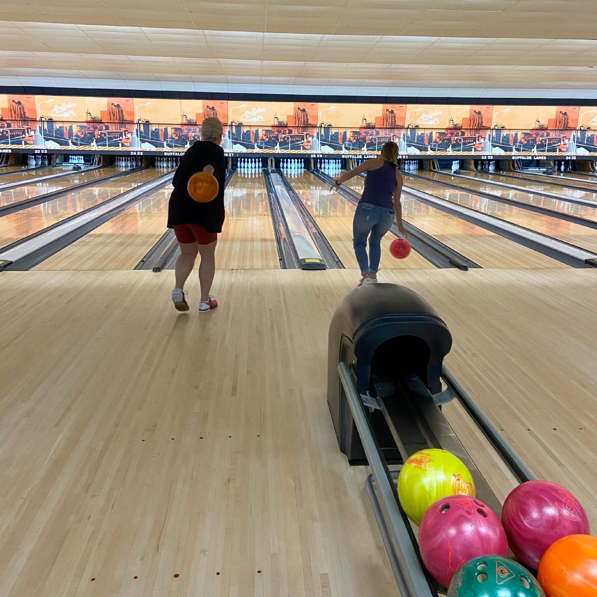 TabletopMediaGp's tweet photo. Believe it or not, bowling is right up Tabletop's alley. ๐ณ๐
We had so much fun at @BuffaloeLanes for our most recent team bonding! It's safe to say this team is the perfect strike. โค๏ธ
#TabletopTalk #TabletopTeam #teambonding #BuffaloeLanes #raleighbowling https://t.co/4IhBecSiGI