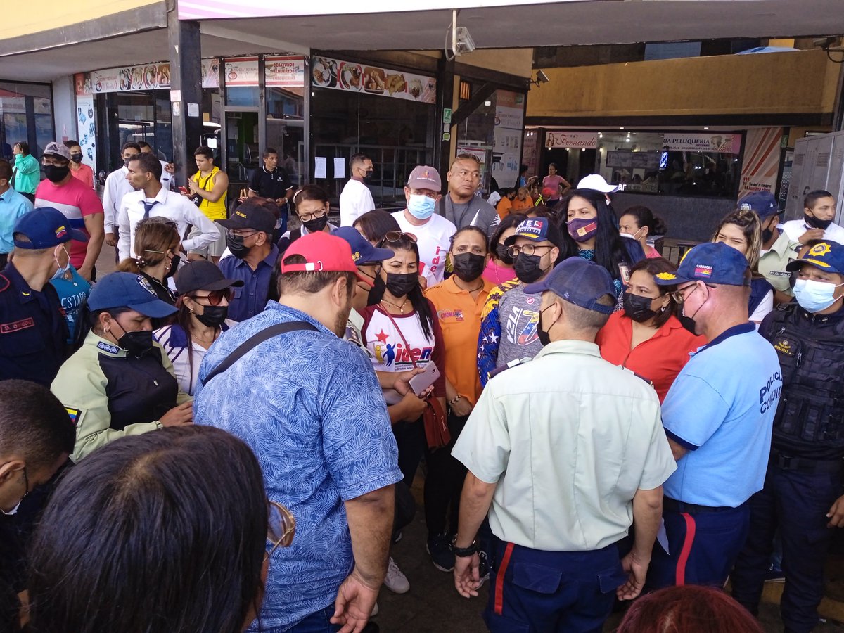 cmdnapc's tweet photo. #VamosConTodo #MovidaPreventiva en el 
@terminalpc con el Director Nacional del Frente Preventivo Luis Rodriguez, con presencia del 
@cmdnapc #DefensaPublica #SAIME #INMUJER #DMNNA #Bomberos #PoliciaNacional 
@apuertocabello @JCbetancourt72
@MaDanielaDiaz31 https://t.co/5XHGXh30Bd