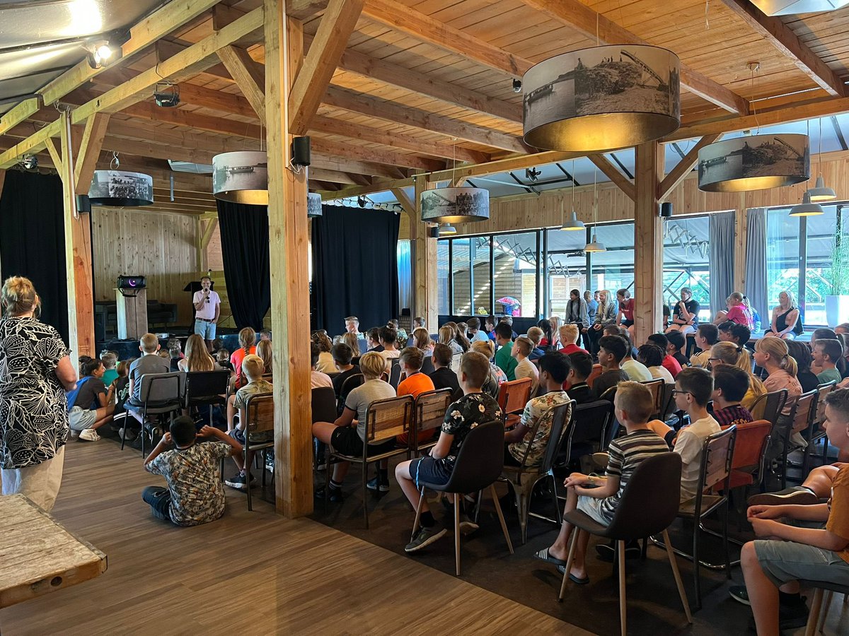 Emelwerda College tweet media