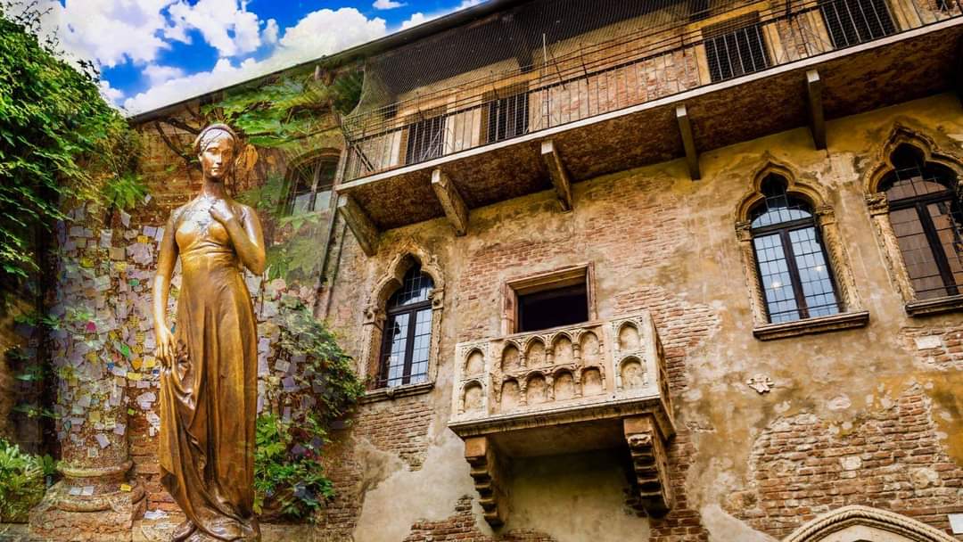 CentroGLeopardi's tweet photo. La casa di #Romeo e #Giulietta si trova a Verona (Veneto) 🏘👩❤️💋👨🇮🇹
Per saperne di più...
👇
https://t.co/z58oLT2Vt4
👇
https://t.co/nW4vxKJhWF
#giuliettaeromeo #Verona #Veneto #lacasadigiuliettaeromeo #leggendeitaliane #visitaitalia #Shakespeare #Italia #Capuleti #Montecchi https://t.co/zkYLX0mFRS