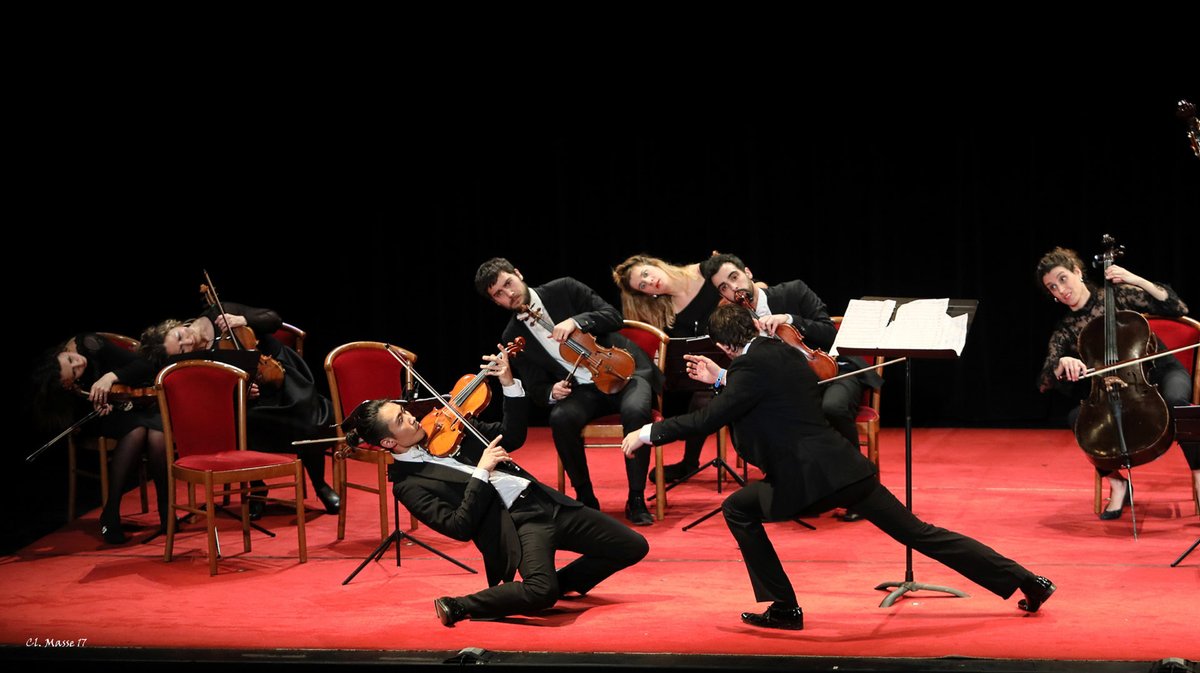 catalanarts's tweet photo. 🏆"#ConcertoATempoDUmore" has won the prestigious Golden Gander award at the 42nd European Festival of Humor and Satire #KremnickéGagy 2022!

🔴The show was created and directed by Jordi Purtí and performed by the Orthemis Orchestra (Nova Orquestra de Cambra de l'Empordà). https://t.co/qt4Arz76c4