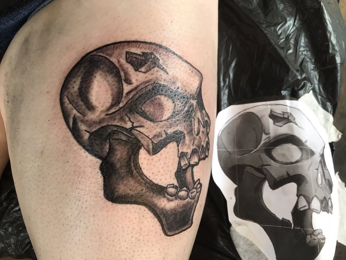 My Ashen Winds Skull tattoo done!!! @SeaOfThieves @RareLtd @JoeNeate1  what do you think!? 🥰

#SeaOfThieves #AshenWinds #SkullTattoo